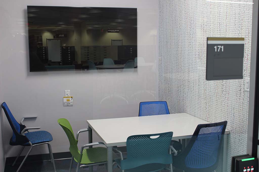 study room 171 with monitor