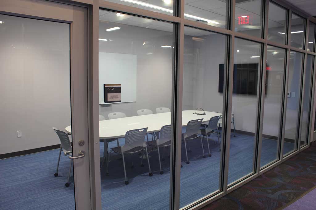 Study Room 370B with whiteboard, monitor, and 10 seat capacity