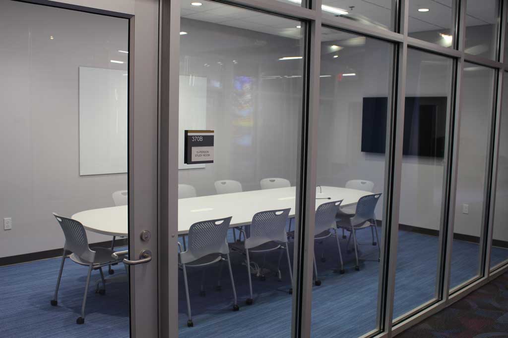 Study Room 370B with whiteboard, monitor, and 10 seat capacity