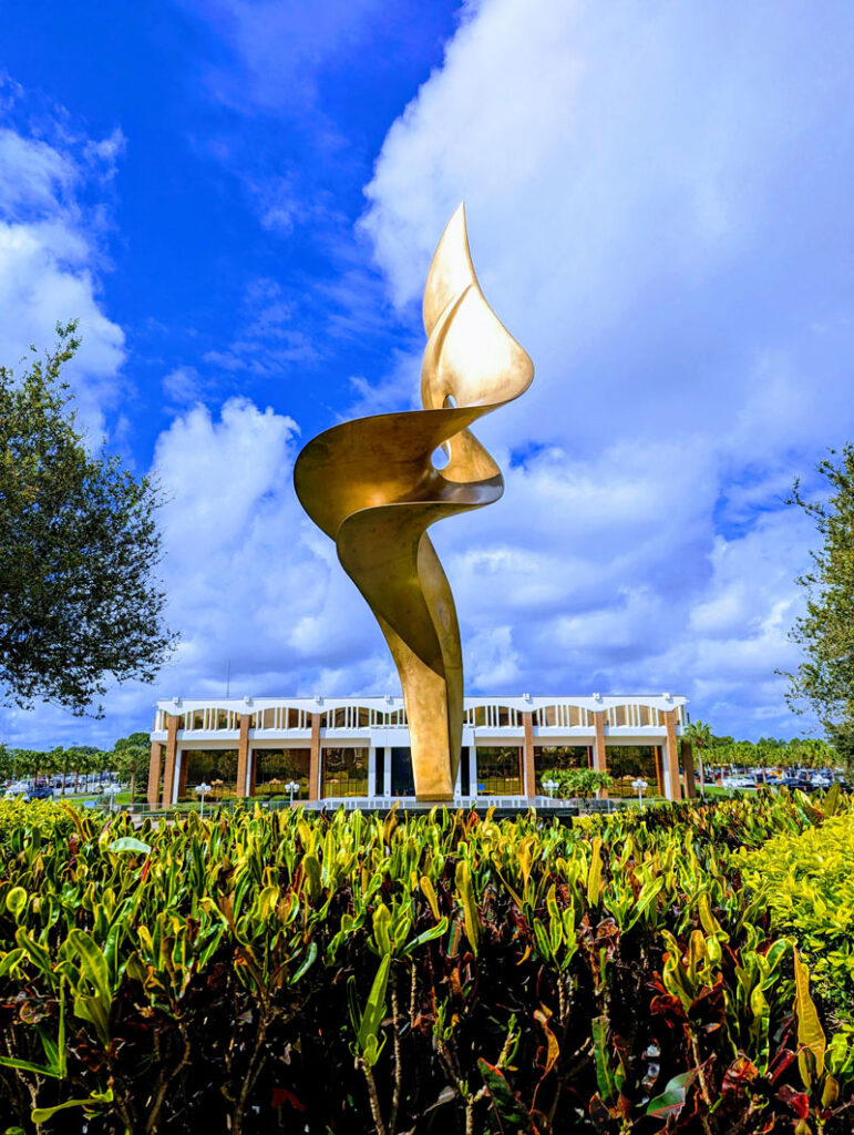 Flame of Hope statue by Leonardo Nierman